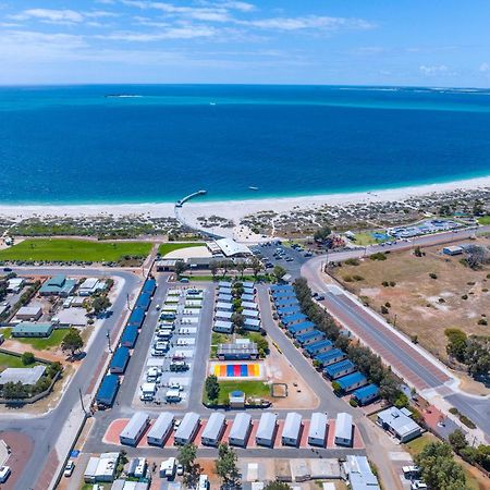 Отель Jurien Bay Tourist Park Экстерьер фото