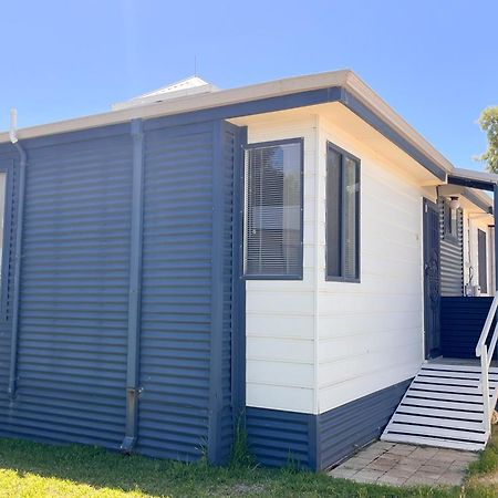 Отель Jurien Bay Tourist Park Экстерьер фото