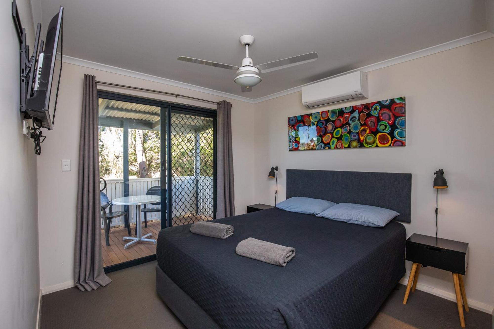 Отель Jurien Bay Tourist Park Экстерьер фото