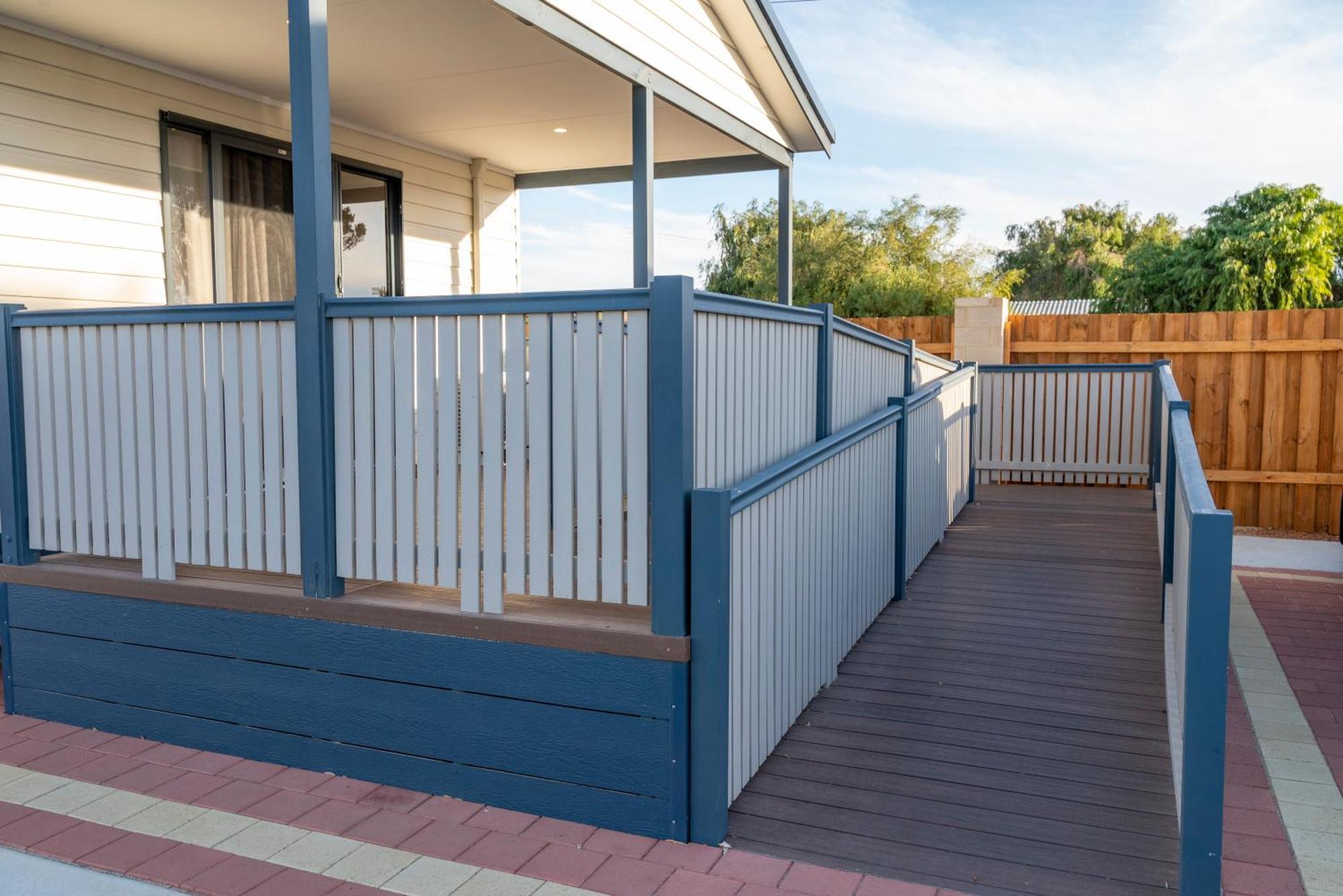 Отель Jurien Bay Tourist Park Экстерьер фото
