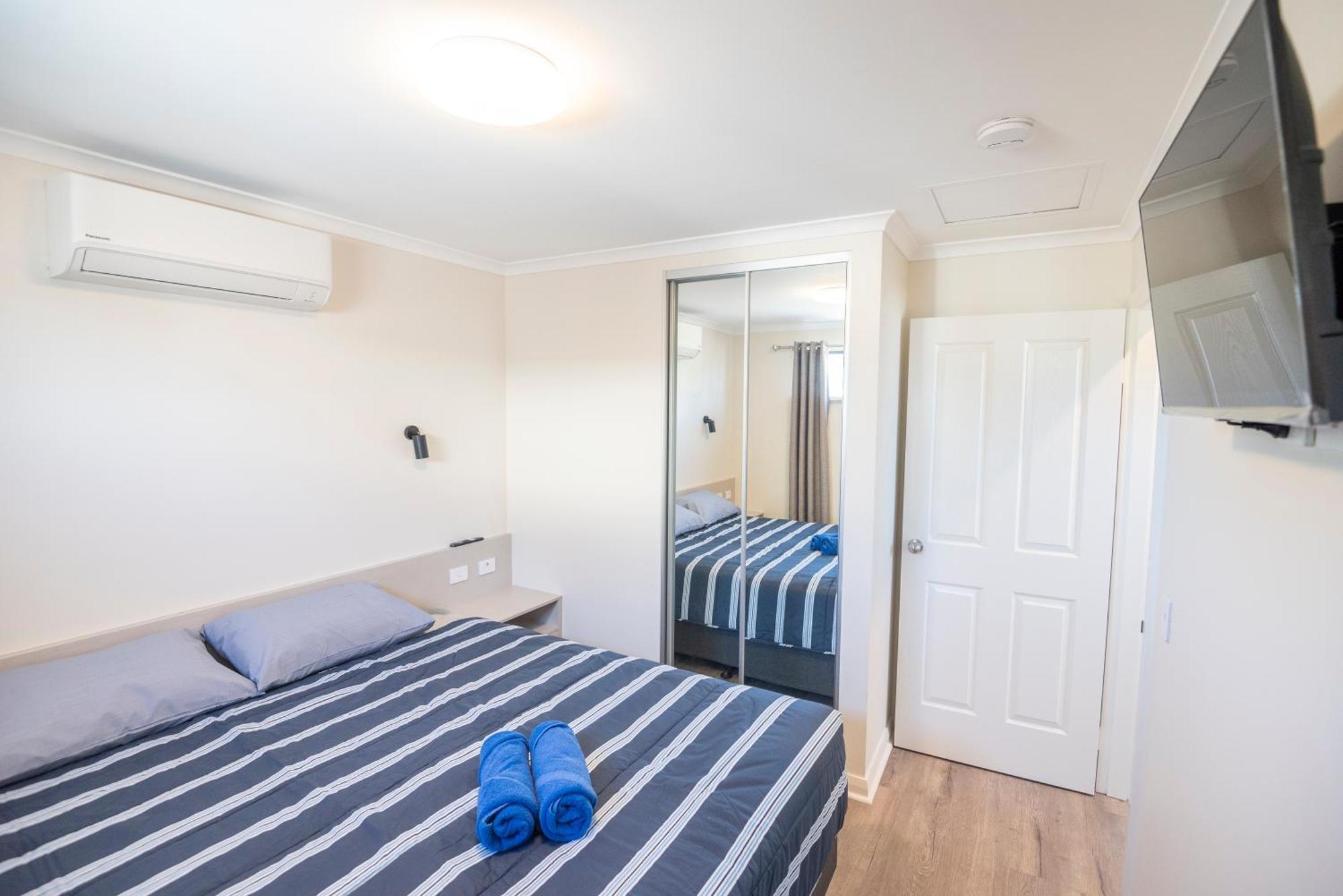 Отель Jurien Bay Tourist Park Экстерьер фото