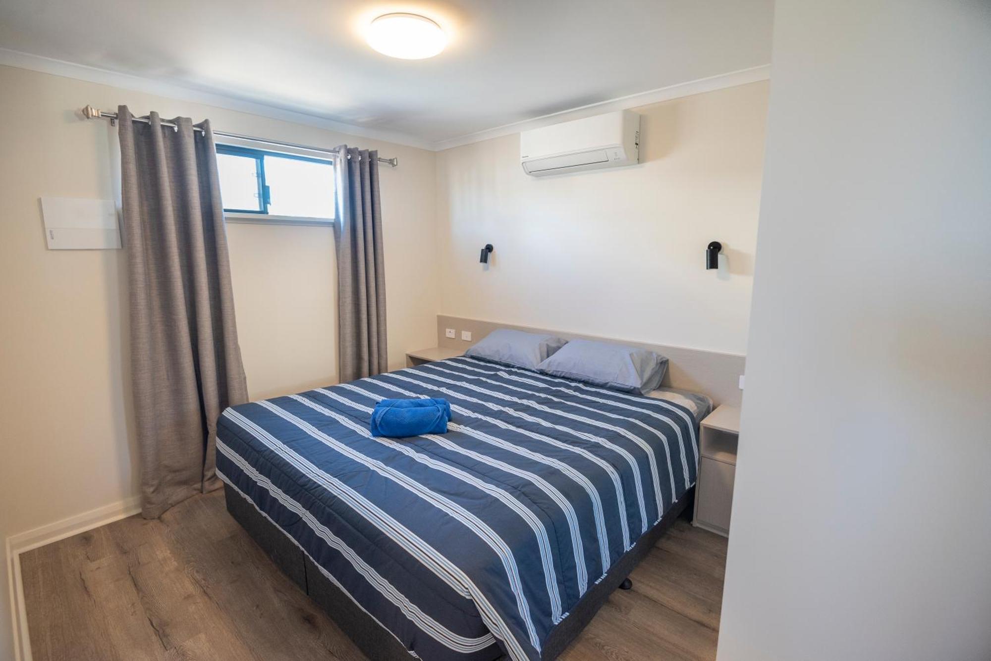 Отель Jurien Bay Tourist Park Экстерьер фото