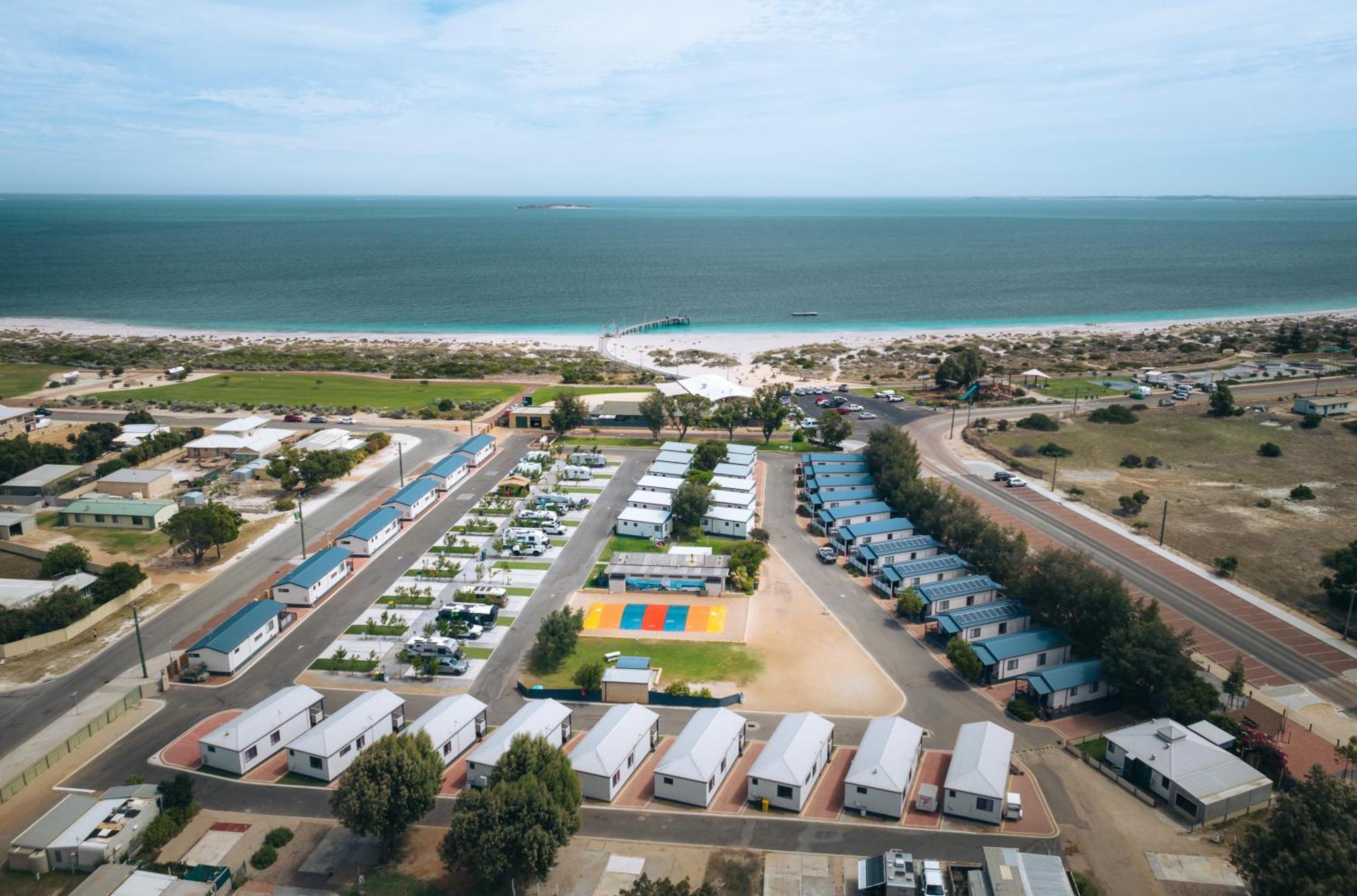 Отель Jurien Bay Tourist Park Экстерьер фото