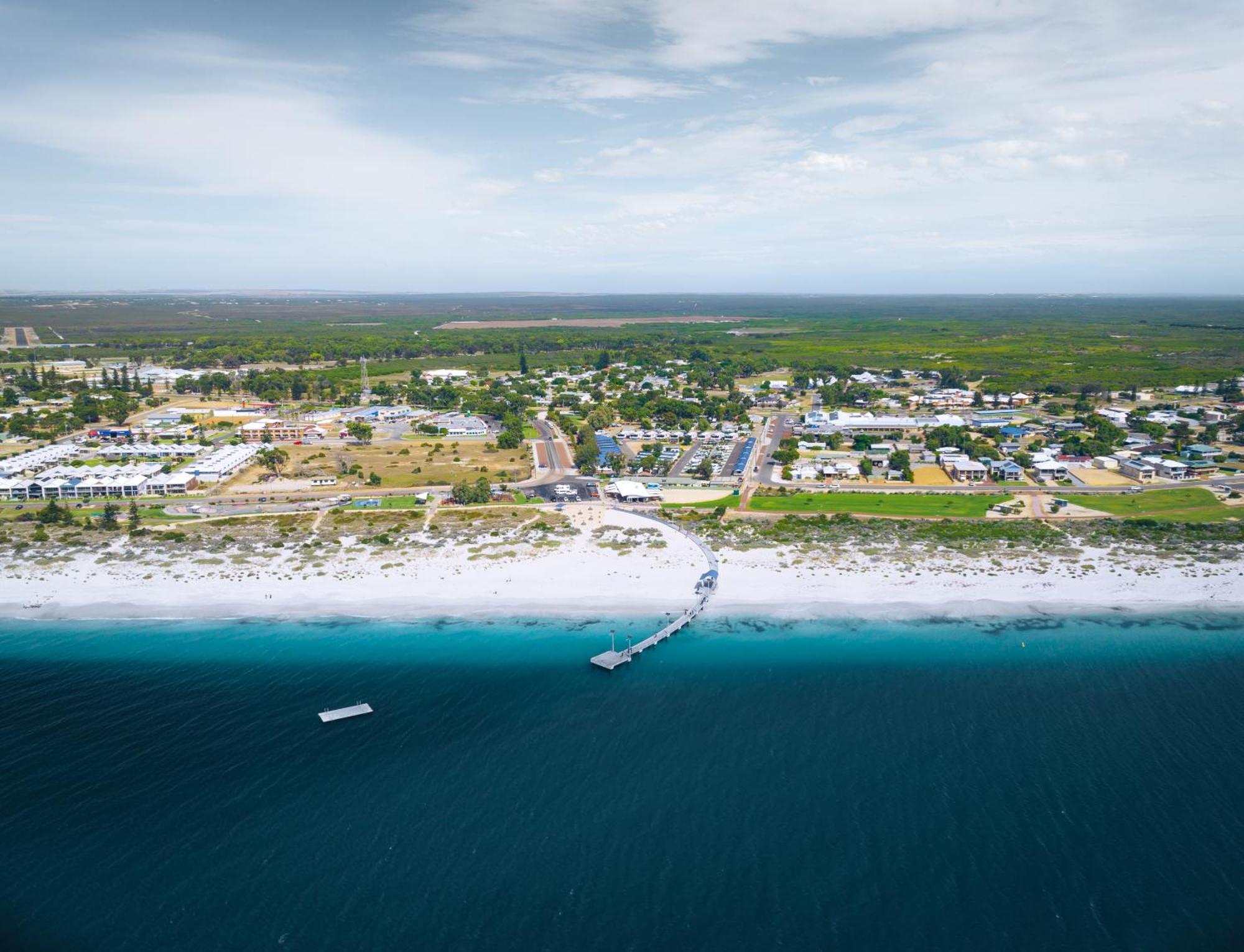 Отель Jurien Bay Tourist Park Экстерьер фото
